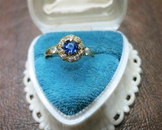 18K yellow gold & diamond ring, center blue stone