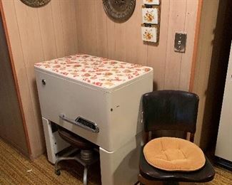 Vintage Ironrite Model 85 Mangle