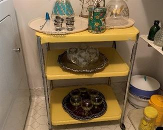 COSCO Rolling Serving Tray