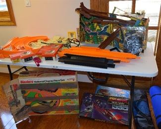 Mettel, Hot Wheels and other race track parts