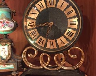 Gubelin table clock