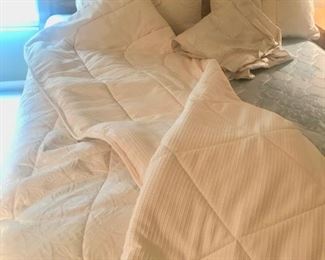 Queen sized pillows, bedskirt and bedcover