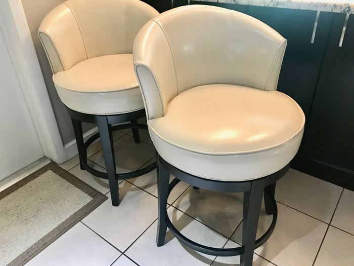 Pier 1 countertop height stools