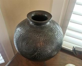 huge Mata Ortiz  pottery vase with birds