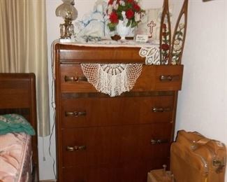 vintage waterfall 4 drawer chest of drawers