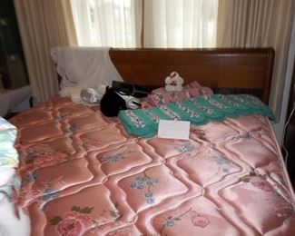 vintage full size waterfall bed matches rest of the set