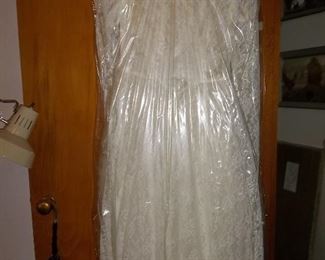 gorgeous wedding dress!