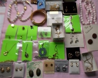 vintage jewelry, pierced earrings