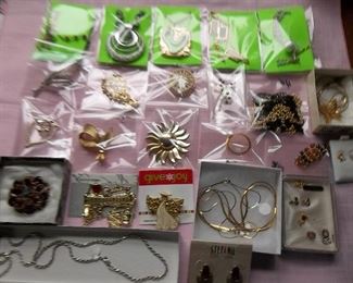nice vintage jewelry
