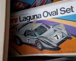 Vintage Laguna Oval hot wheels race set