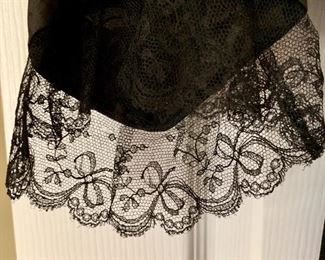 gorgeous lace ruffles on sleeves