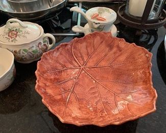 Vietri leaf dish