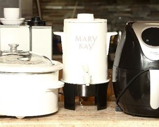 A few kitchen appliances.