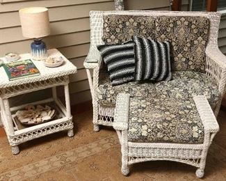 Wicker pieces in very good condition.