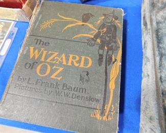 Vintage Wizard of Oz book