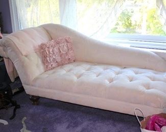 Tufted Lounge with Accent Pillow