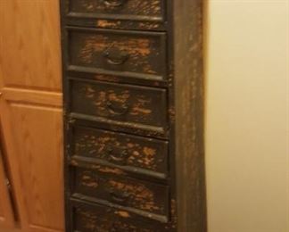 Very nice multi drawer display - storage - in a modern, yet primitive look