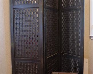 Folding screen