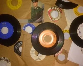 Rockabilly, Blues, Promo 45's, Labels Sun, Chess, OJ, Argo, KRC, Rebel, Fire Records .......