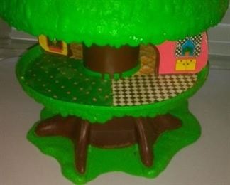 Vintage 1975 Kenner Tree Tots Tree Family House