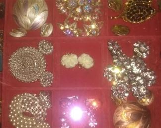 Vintage Costume Jewelry Art Deco, Mid Mod 100's of pieces
