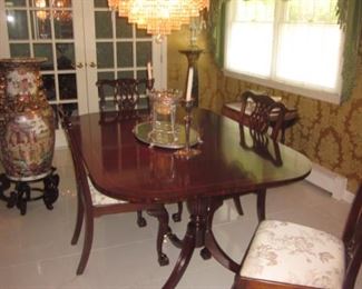Drexel Heritage Dining room Suite