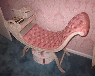 Gossip Chair/Lounge/Telephone Lounge