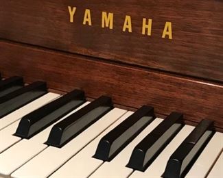 Gorgeous Yamaha Upright Piano M2F, Serial# D2819361