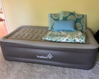 Ivation blow up mattress