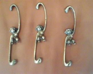 brass monkey hooks