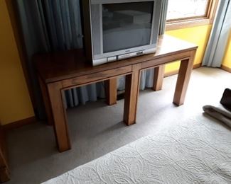 Free TV  - Sofa table
