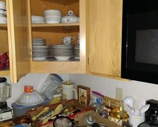 Kitchen: