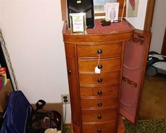 1st Bedroom Right: