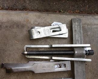 Garage: Proto J4234B Ten Ton, Ease 2-Way, Straight Jaw Puller Set. 2 Sets of 4017, 1 Set of 4016, 1 Set of 4018 Jaws. (For Working On Diesel Engines)