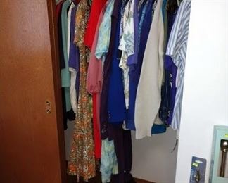 2nd Bedroom Right: Clothes