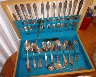 Kitchen/Dining Room: Silverware