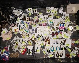 Living Room: Costume Jewelry (No Gold)
