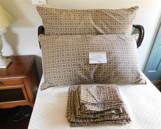 Peacock Alley Linens