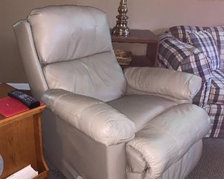 Recliner -leather