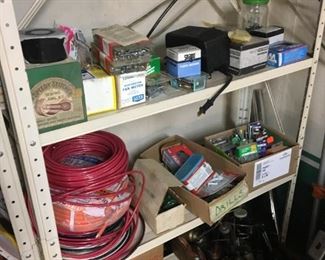 wire & collection of vintage oil cans