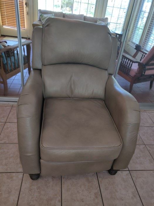 Awesome Kirkwood estate sale by Red Apron starts on 6/15/2019