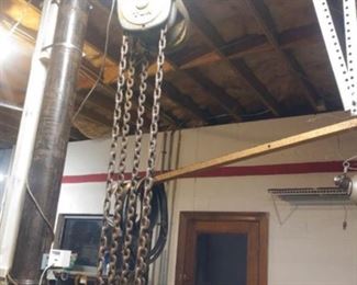 Engine hoist