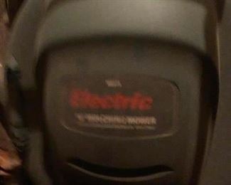 I cannot read that!~ Better pics, Cher!