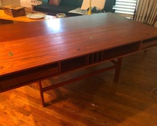 Cher: LOOK, Desk turned into a dining table!! Holly: No, no it did not