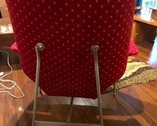 pin-up shot of the kangaroo chair's backside