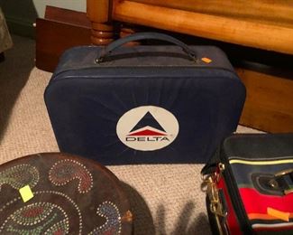get all the vintage train cases! Look Delta