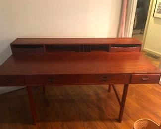 Evil twin of earlier Peter Lovig for Dansk flip desk.