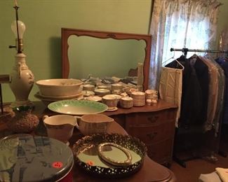 Bedroom Set, Dishes