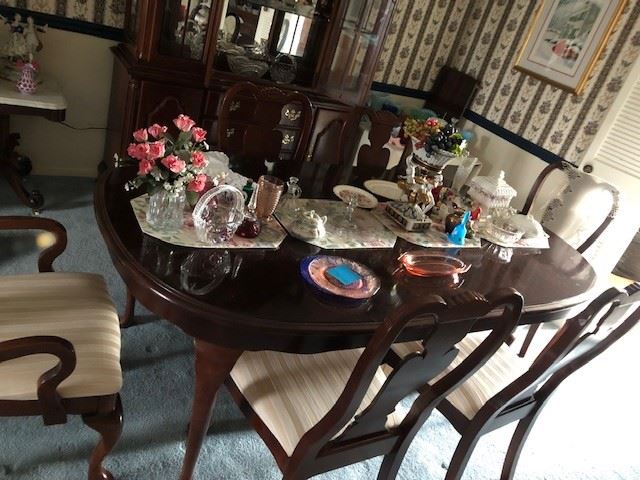 DINING ROOM TABLE