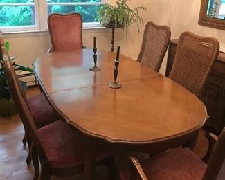 Dining Room table- North Carolina 6 chairs.  3 Leaves